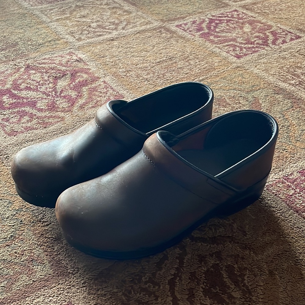 Dansko Clog. Size Eu38. Brown. - image 3